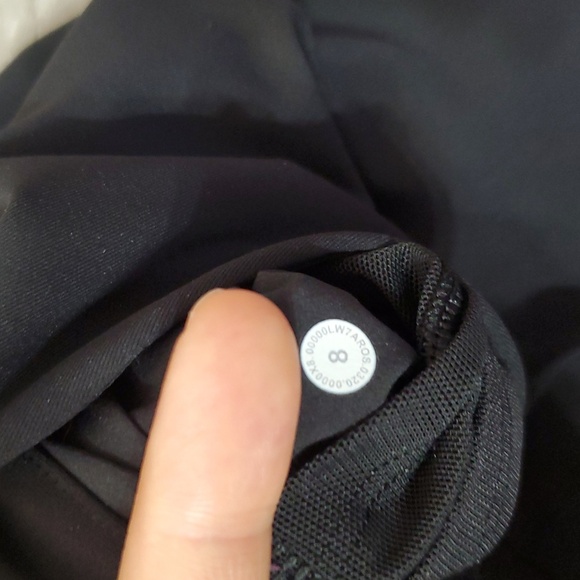 NWOT Lululemon On the Fly Short. 2.2" Inseam. Black. Size 8. - Picture 8 of 13